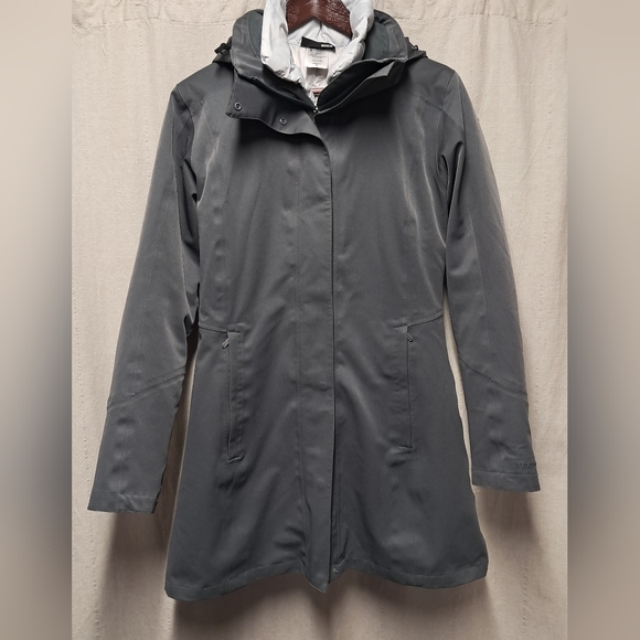 Patagonia Women's Tres 3-in-1 Parka Size M - Picture 3 of 10